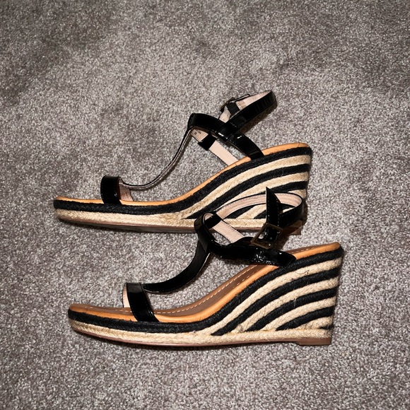 Kate Spade Patent Leather T strap sandals - Picture 6 of 14